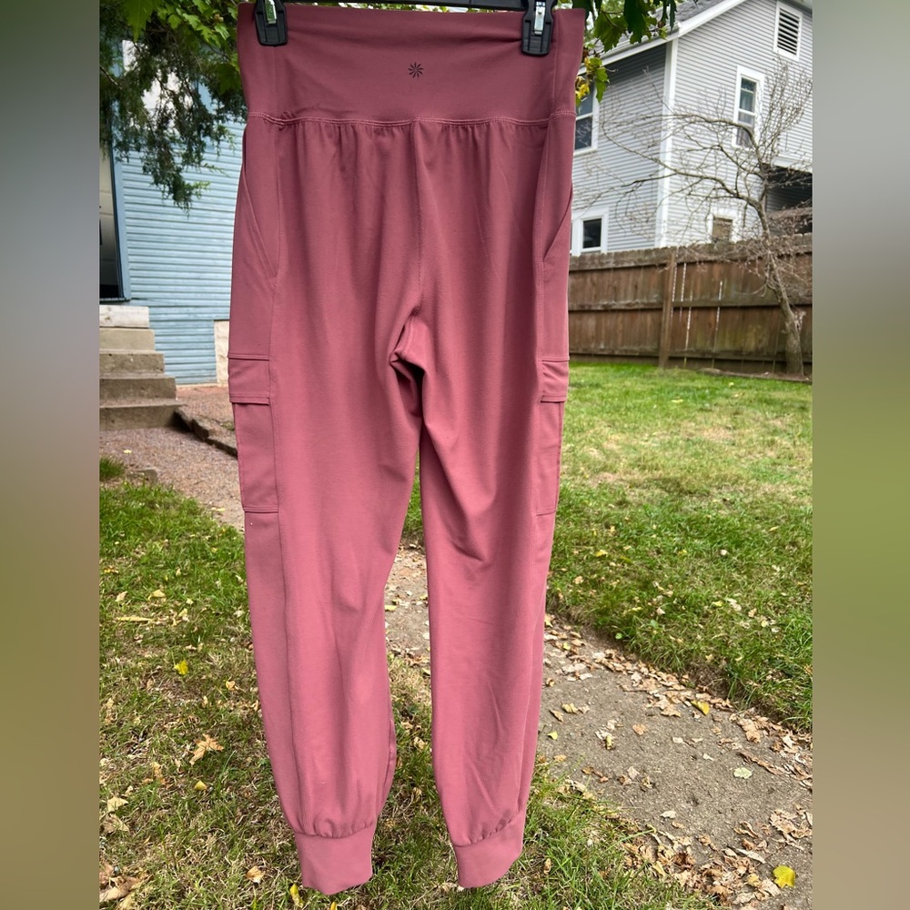 Athleta Salutation Cargo Jogger Pockets Tawny Rose S Powervita High Rise Capri - Picture 7 of 8